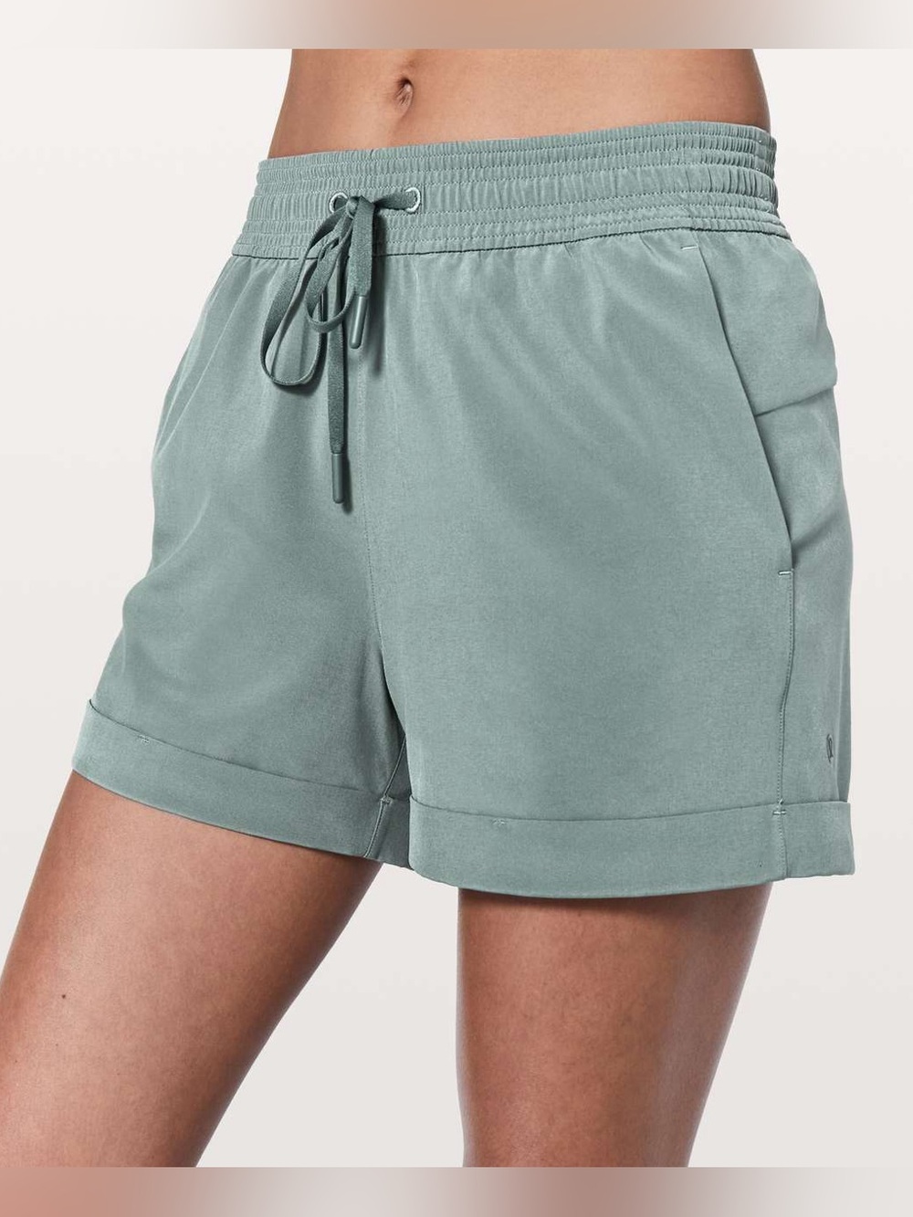lululemon Spring Break Away Short 3” /Juniper green / Size 4